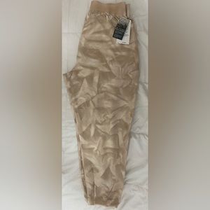 Lululemon LA Tapered Leg Jogger, tan, new with tags